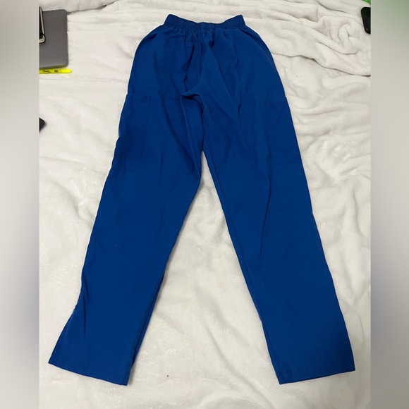 SCRUBS - Picture 4 of 5